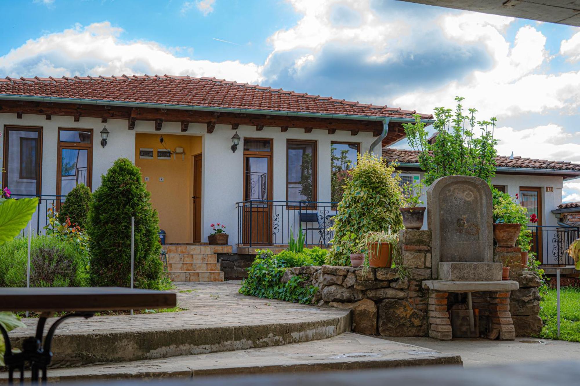 Family Hotel "Slavianska Dusha" Veliko Tárnovo Exterior foto